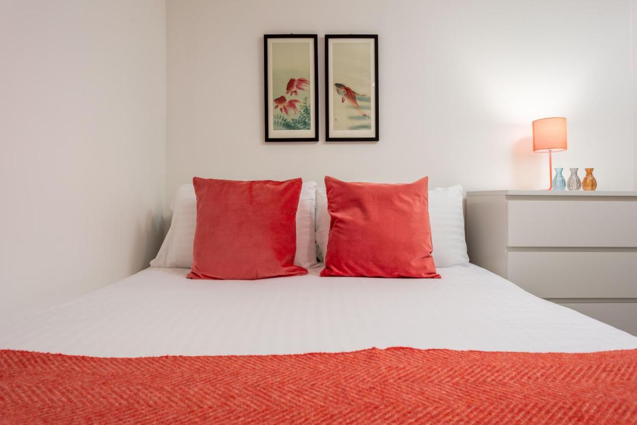 Walker Suite No73 - Donnini Apartments Kilmarnock Bagian luar foto