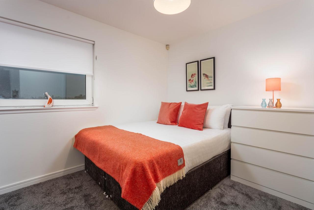 Walker Suite No73 - Donnini Apartments Kilmarnock Bagian luar foto